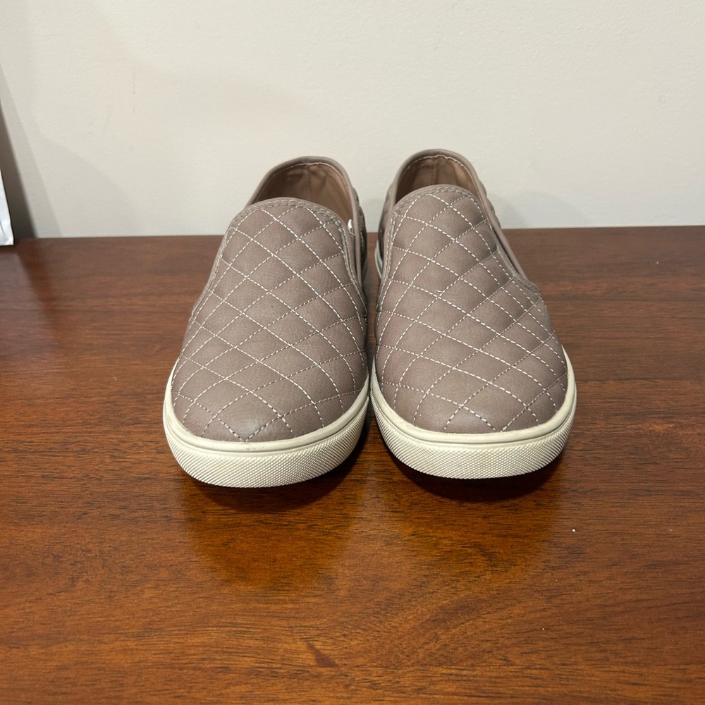 Steve Madden Quilted Slip-On women’s Shoes - Brown - Picture 2 of 5